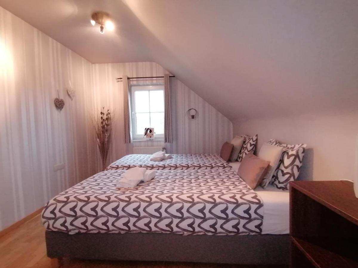 Le Clos Du Montys Louveigné Extérieur photo